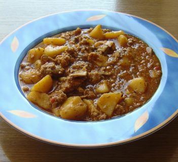 Chłopski Garnek z Pieczarkami