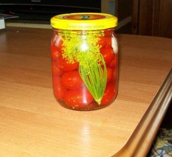Marynowane pomidorki koktajlowe