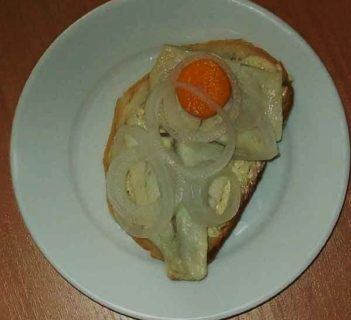 Kanapka ze śledziem "duo"