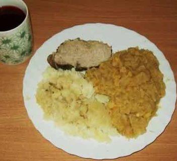 Schab środkowy,kapusta z grochem,ziemniaki,kompot