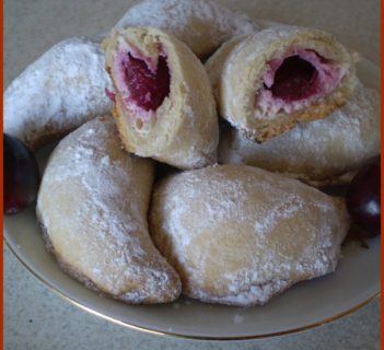 Pierożki serowo-wiśniowe