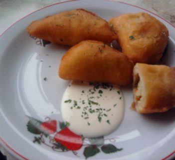 Smażone pierogi drożdżowe