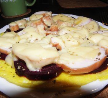 Omlet z buraczkiem.