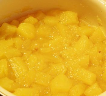 Ananas w miodzie.