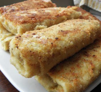 Krokiety z farszem drobiowo-pieczarkowym.